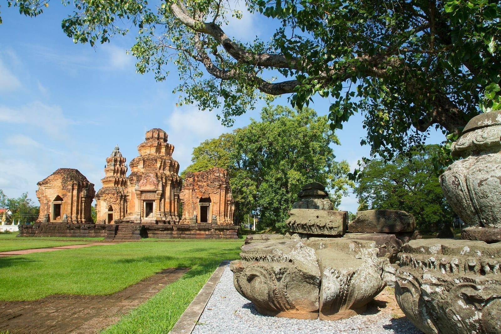 การเดินทางในสุรินทร์ ไปยังไง เที่ยวในจังหวัดยังไง