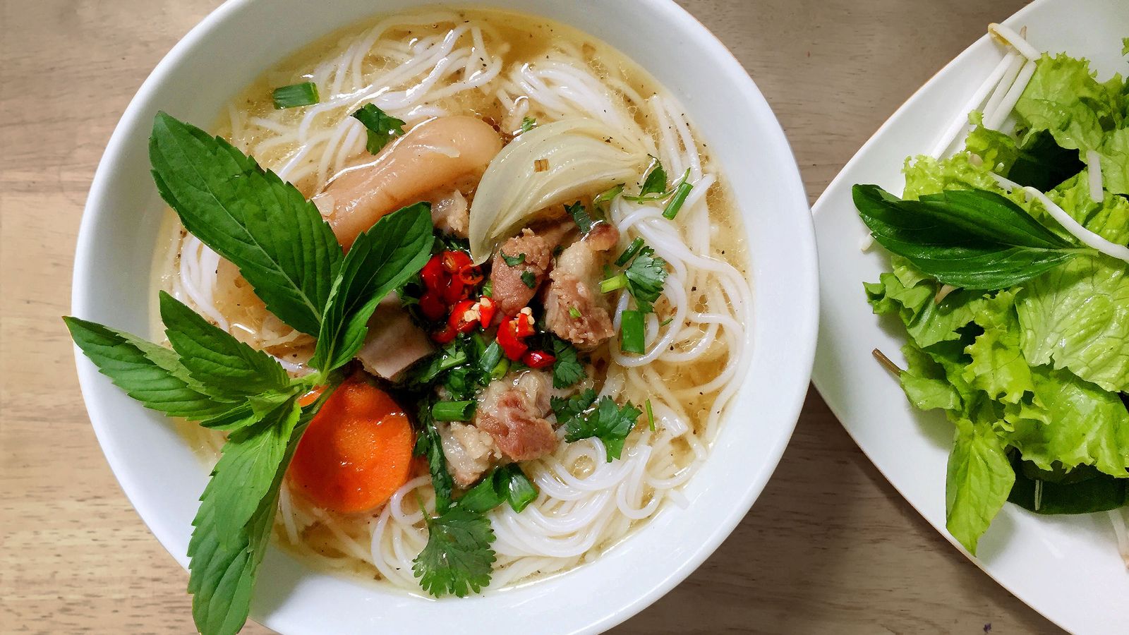 ก๋วยจั๊บญวนสุรินทร์ 10 ร้านเก่าในเมือง