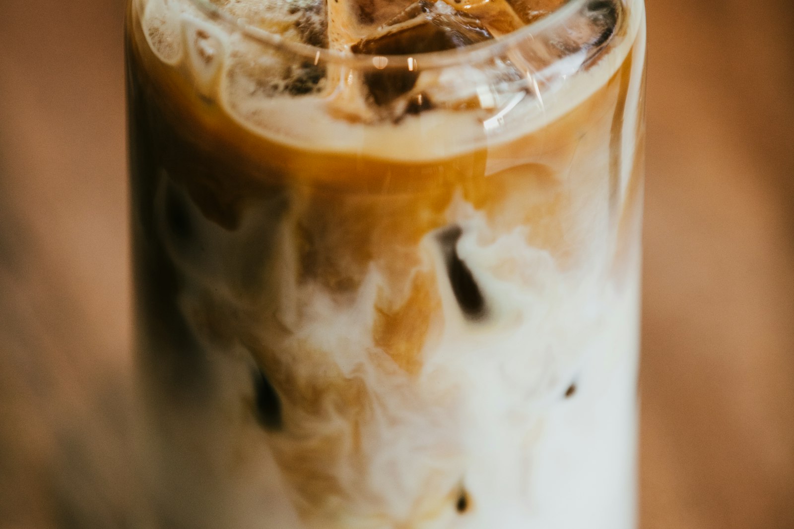 คาเฟ่ตรัง ตึกเก่าเมืองเก่า กาแฟโบราณ คาเฟ่รุ่นใหม่