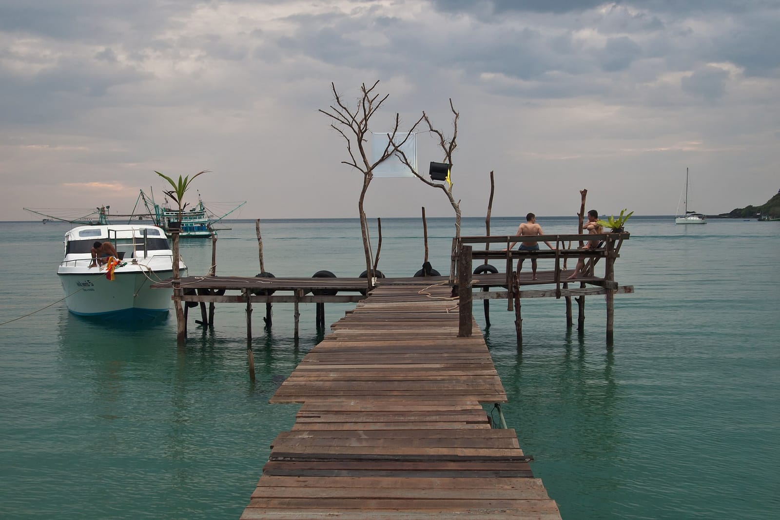 ตราดสายถ่ายรูป สะพานไม้ + หาด + น้ำตก