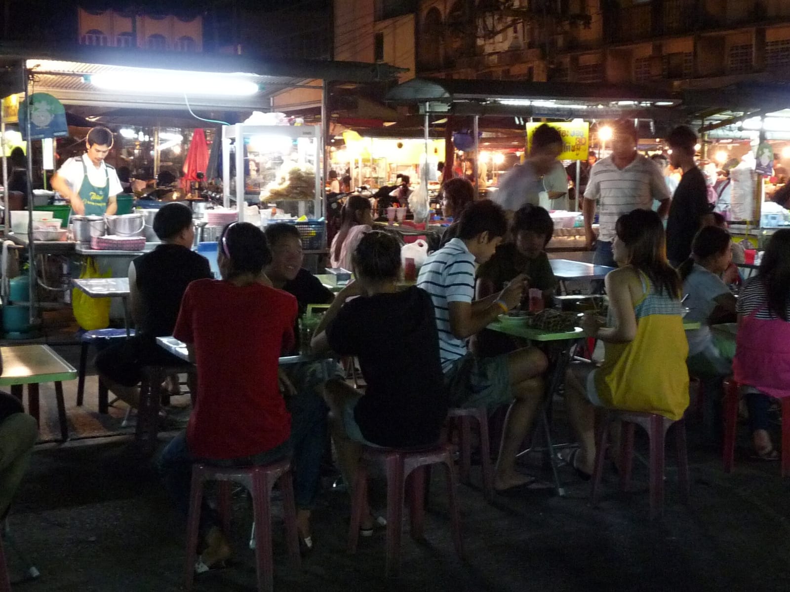ของกินเมืองตราด ก๋วยเตี๋ยว ข้าวแกง ร้านคนพื้นที่