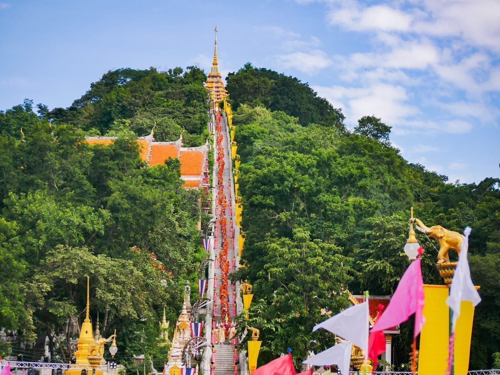 อุทัยธานี 3 วัน 2 คืน เมืองริมน้ำ + ธรรมชาติบ้านไร่ หุบป่าตาด