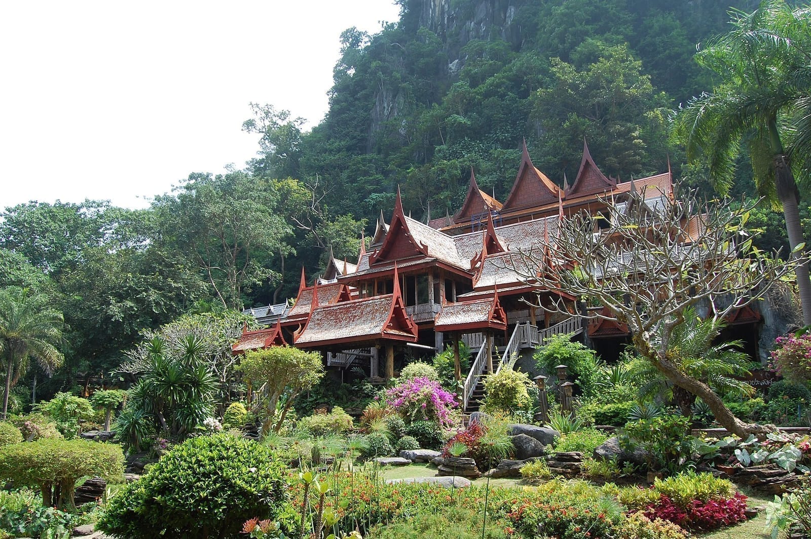 อุทัยธานี–สุพรรณบุรี ผ่านบ้านไร่ 3 วัน 2 คืน