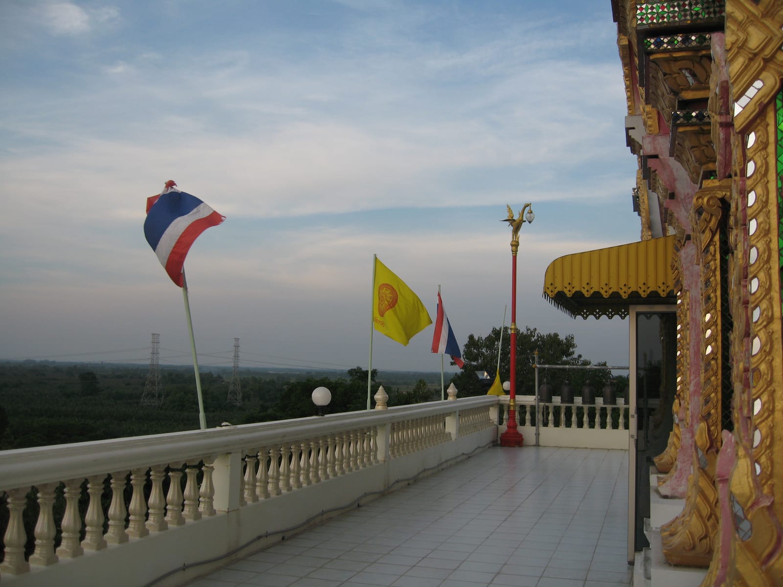 วัดเขาดิน วัดบนเขา ป่าร่มรื่นแห่งบางปะกง