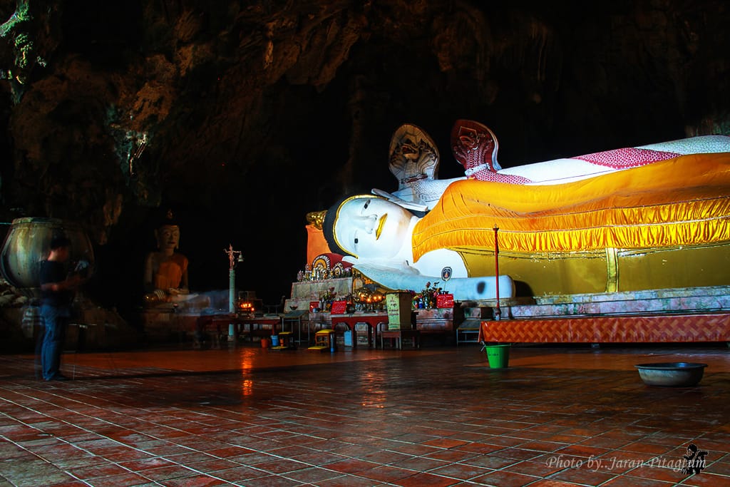 วัดคูหาภิมุข พระนอนในถ้ำเก่าแก่ใกล้เมืองยะลา
