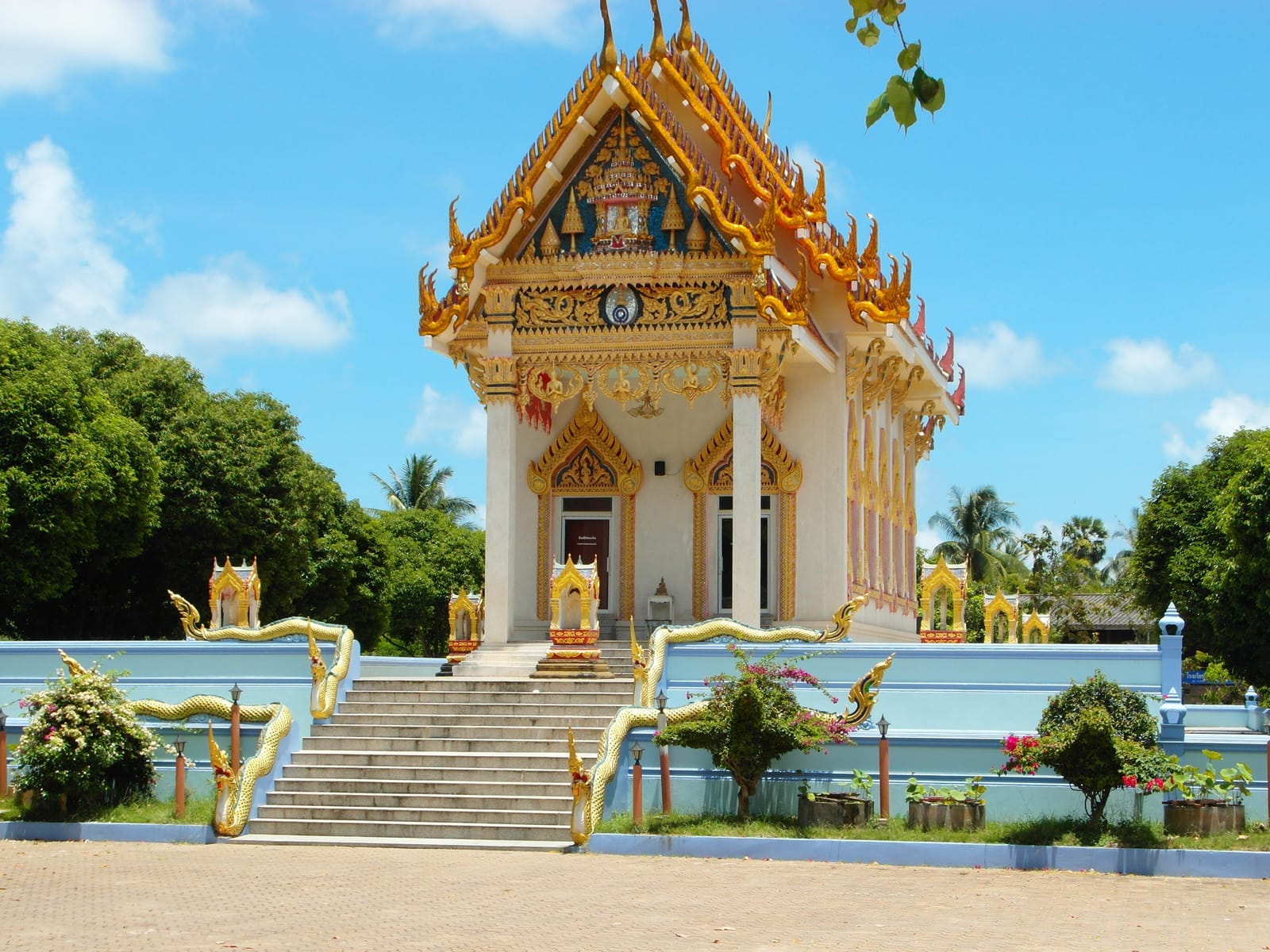 วัดคุณาราม กราบสรีระหลวงพ่อแดง