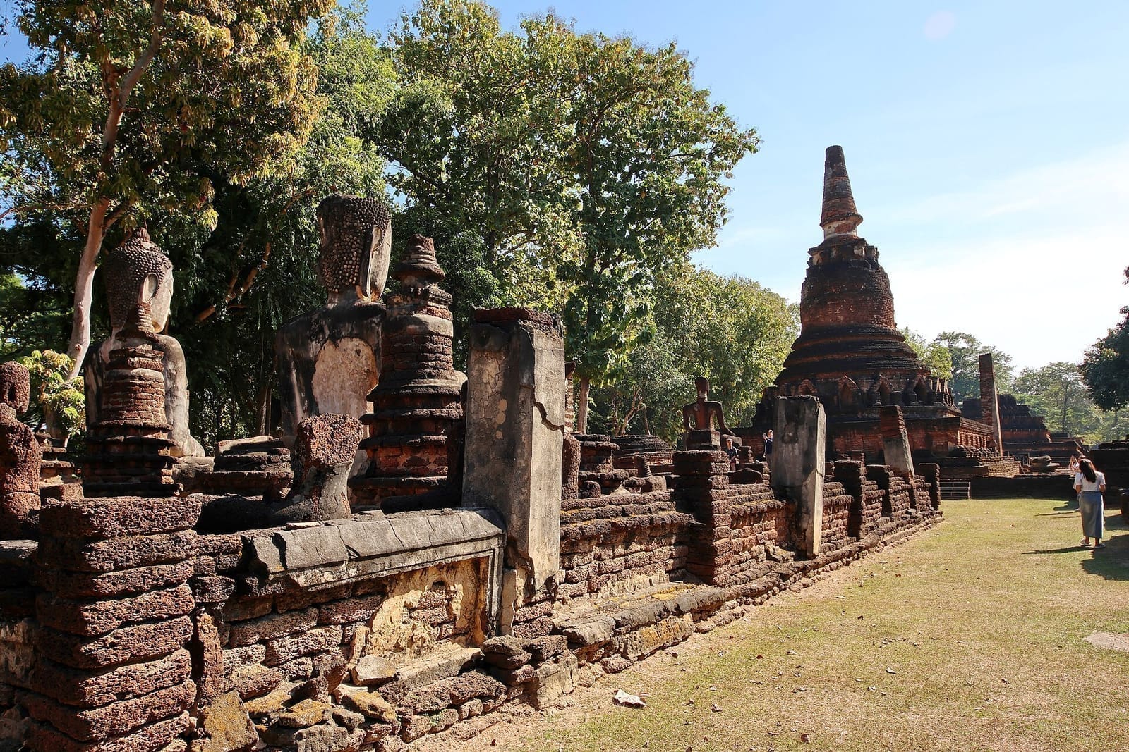 วัดพระแก้ว กำแพงเพชร วัดใหญ่กลางเมืองเก่า จุดเริ่มเดินชมเมือง