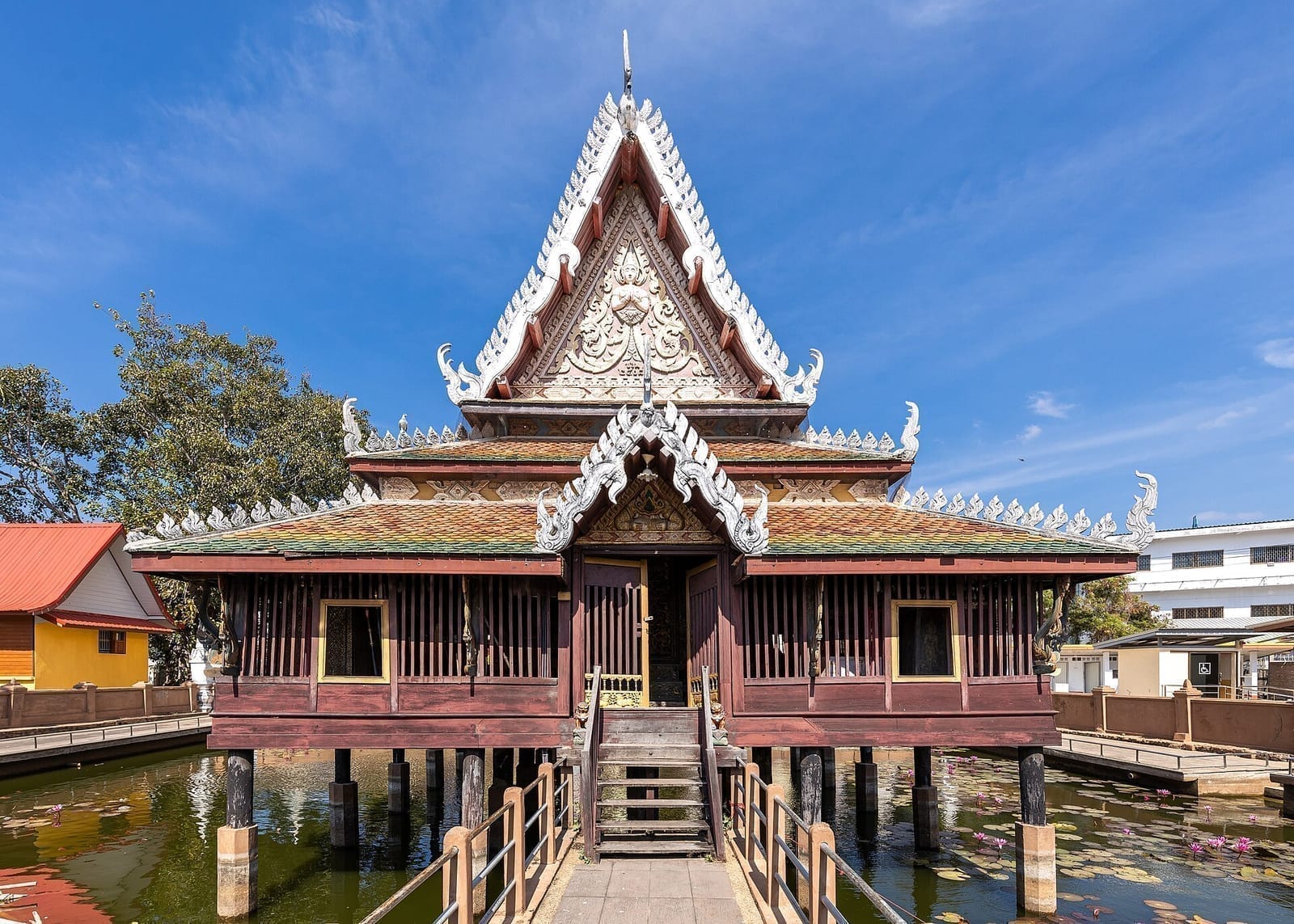 แผนเที่ยวยโสธรสายเมืองเก่า เดินบ้านสิงห์ท่า–คาเฟ่ตึกเก่า–วัดมหาธาตุ