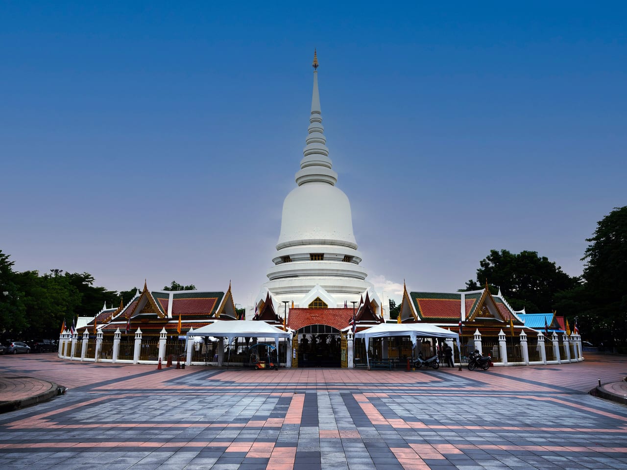 Top 10 Attractions in the Bang Khen Area