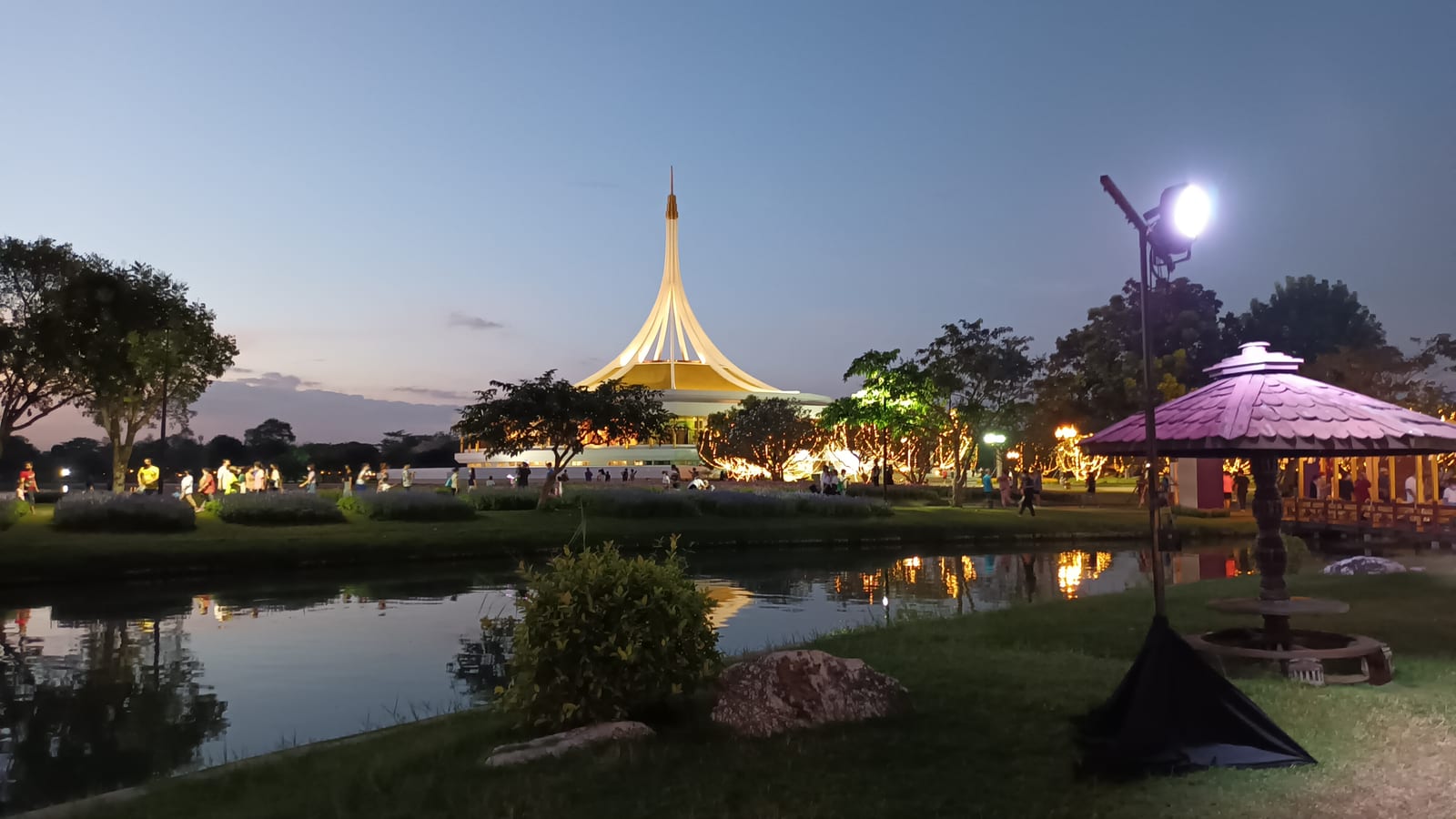สวนหลวง ร.9 (Suan Luang Rama IX Park)