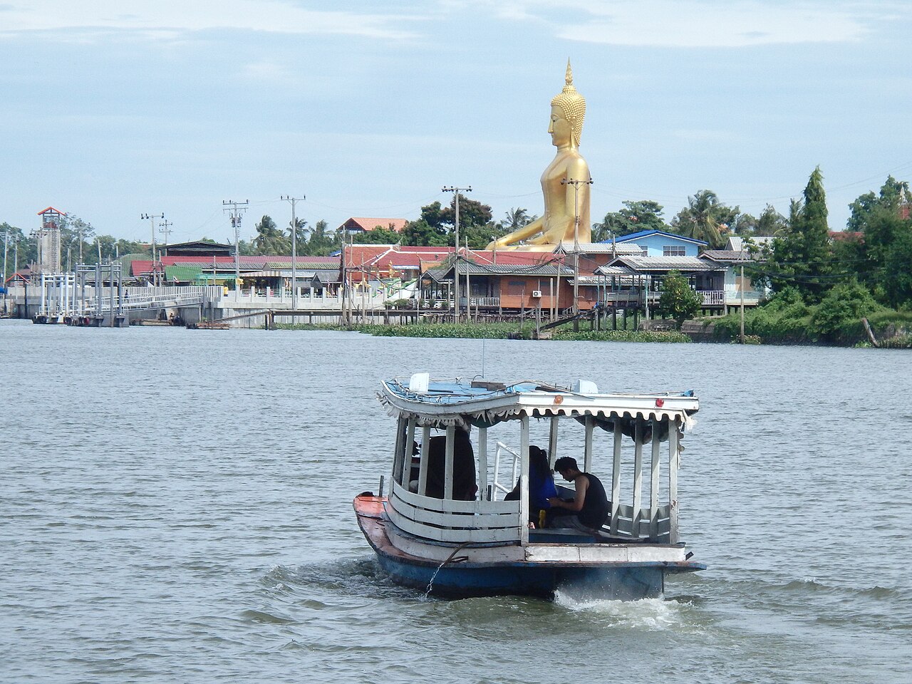 Pak Kret Pier (riverside market + Chao Phraya boat rides)