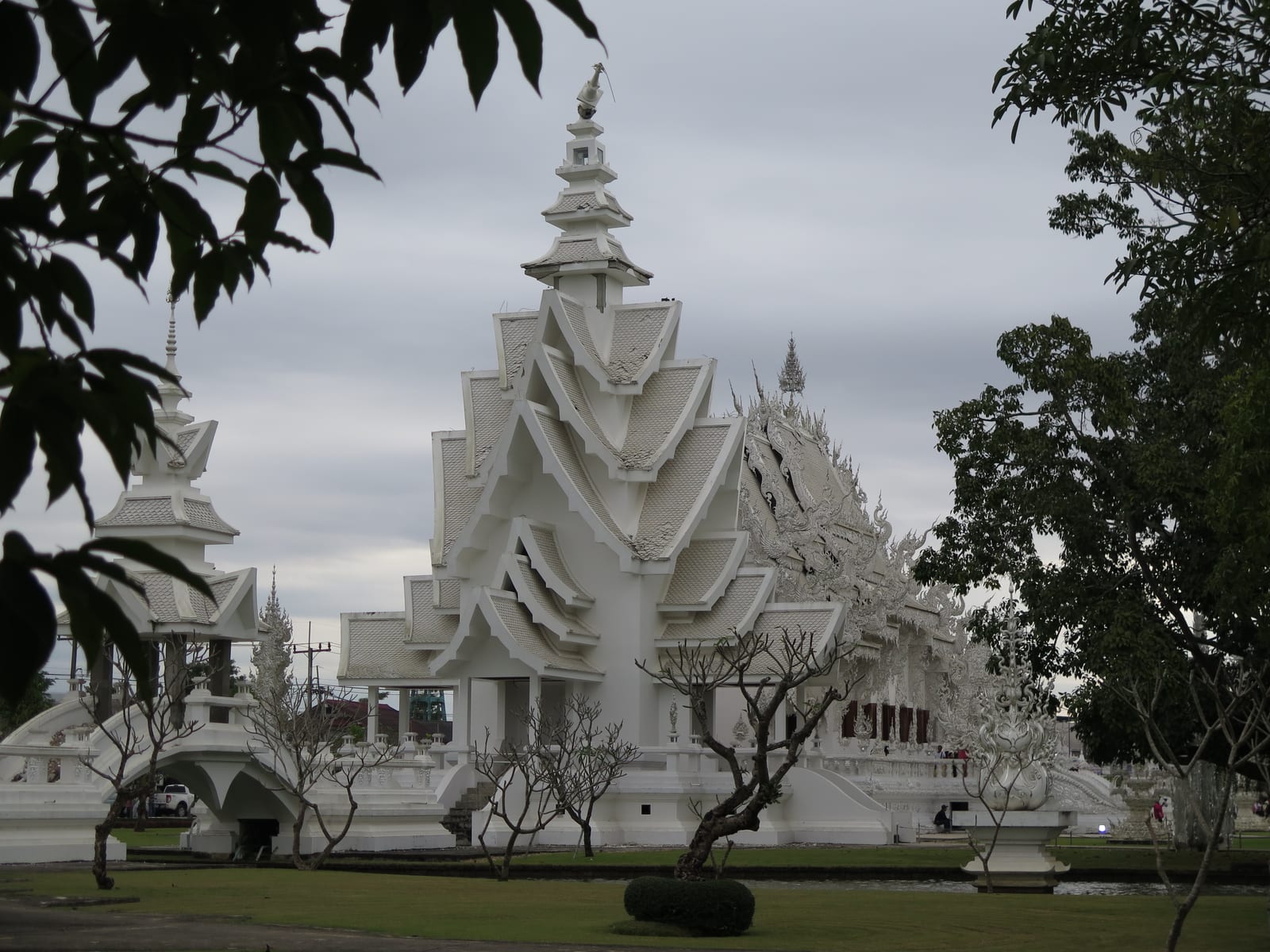 วัดร่องขุ่น (White Temple)