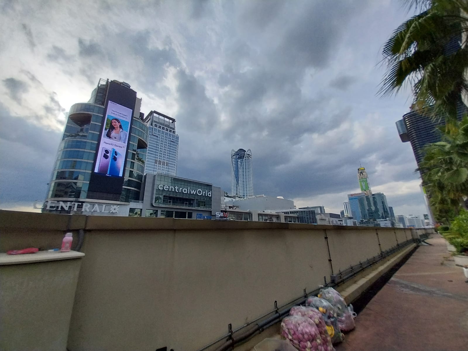 เกษร วิลเลจ (Gaysorn Village) + ศาลพระแม่ลักษมี