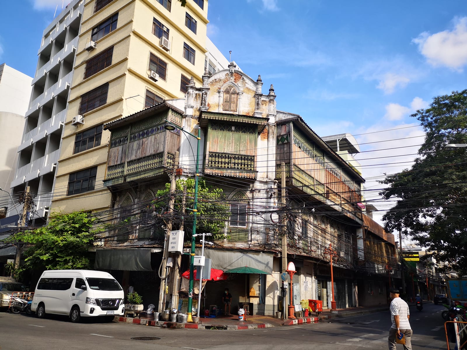 ถนนทรงวาด (Song Wat Road)