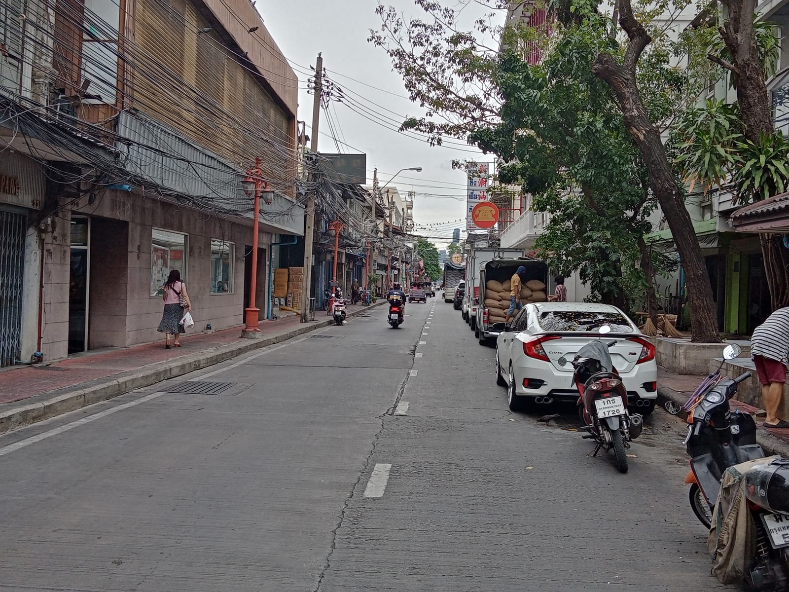 ถนนทรงวาด (Song Wat Road)