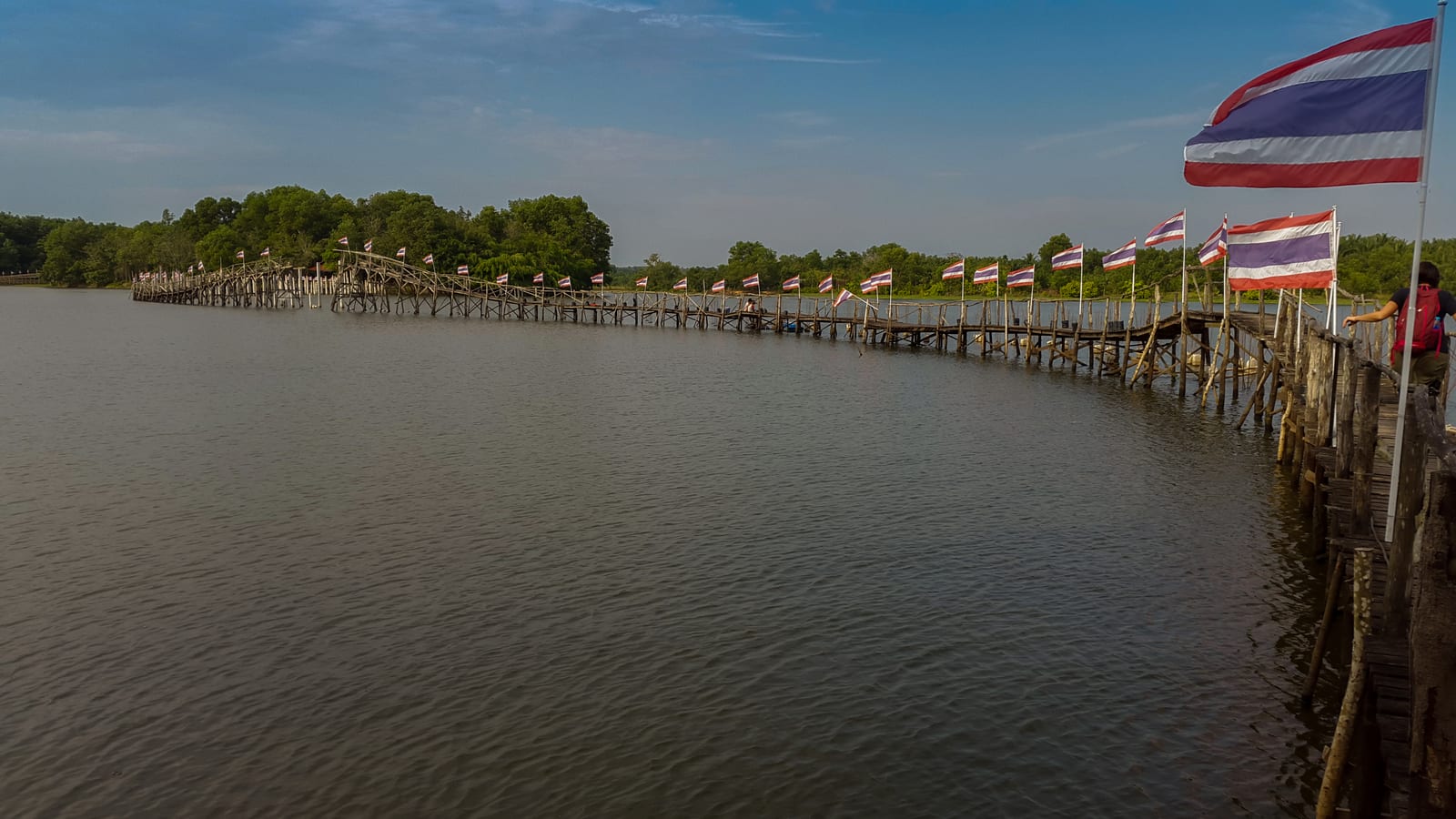 สะพานไม้เคี่ยม หนองใหญ่