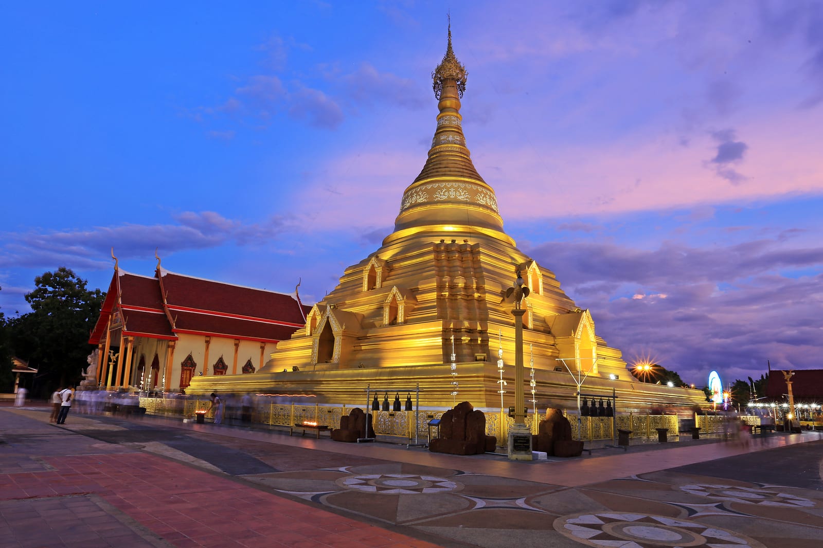 วัดพระบรมธาตุนครชุม (พระอารามหลวง)
