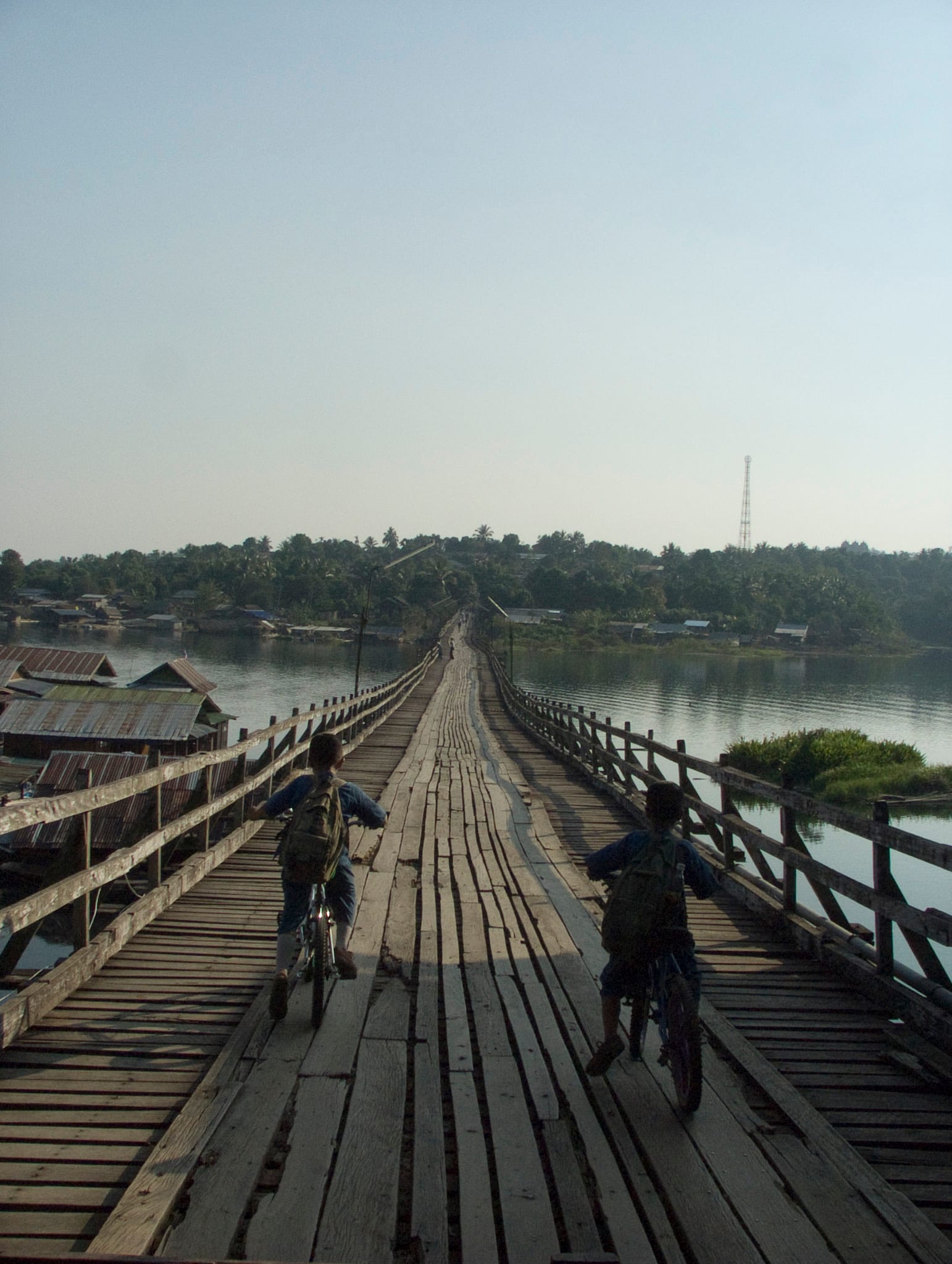 สะพานมอญ (สะพานอุตตมานุสรณ์) สังขละบุรี