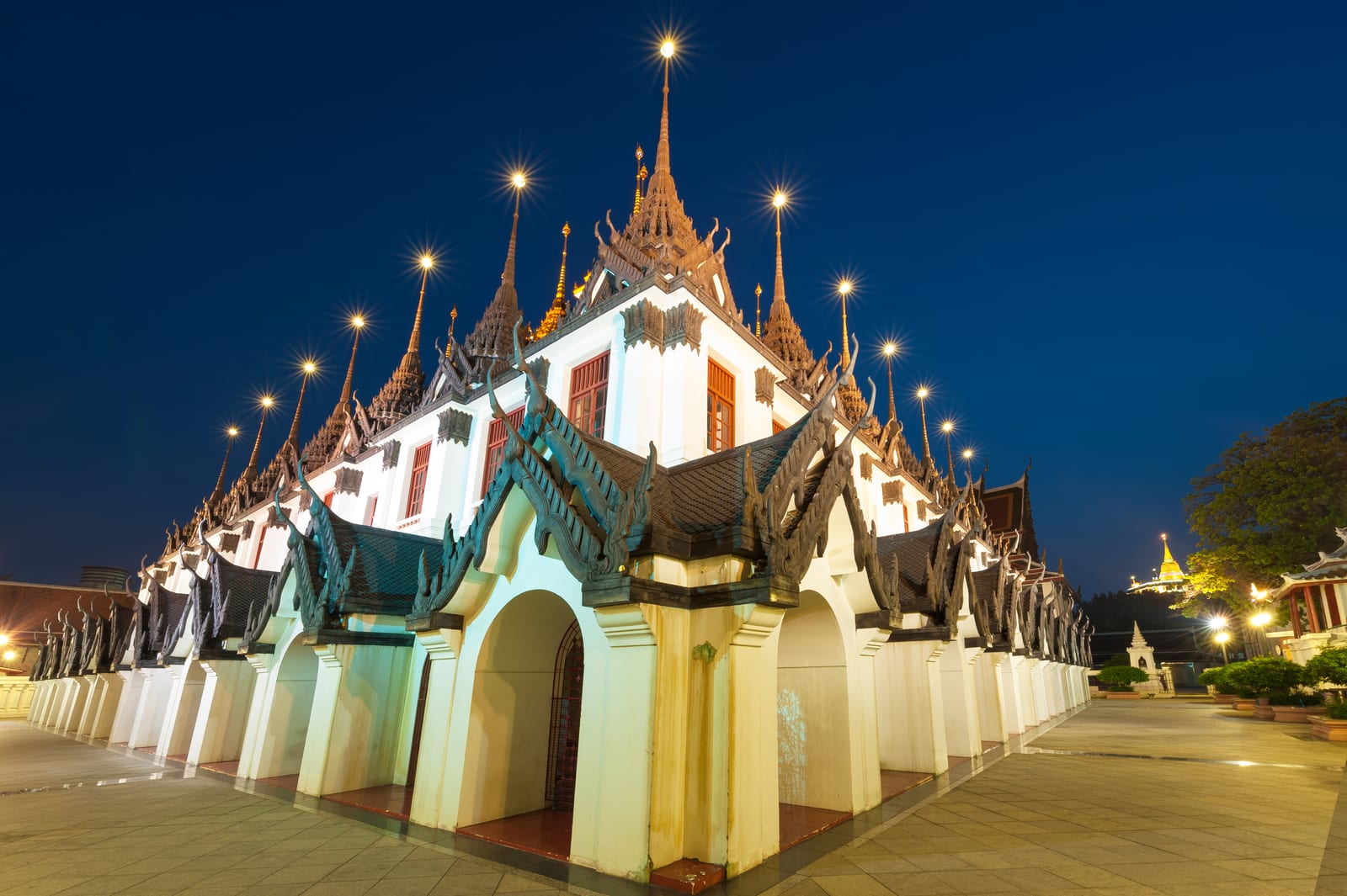 โลหะปราสาท วัดราชนัดดารามวรวิหาร (Loha Prasat, Wat Ratchanatdaram)