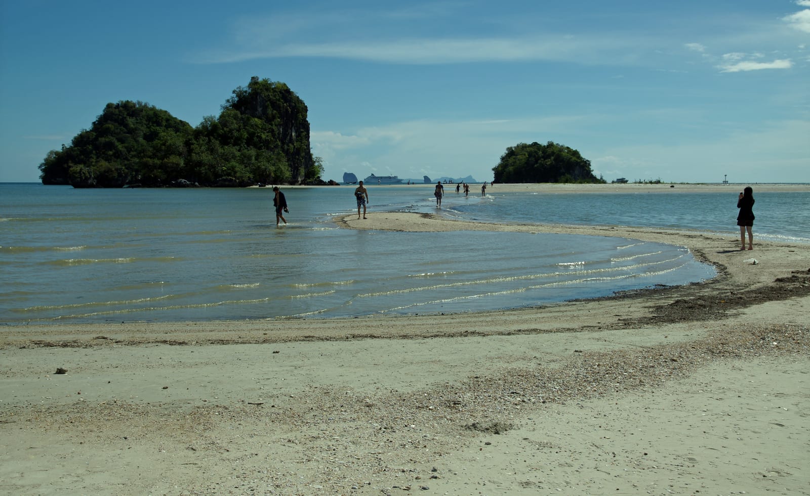 หาดนพรัตน์ธารา