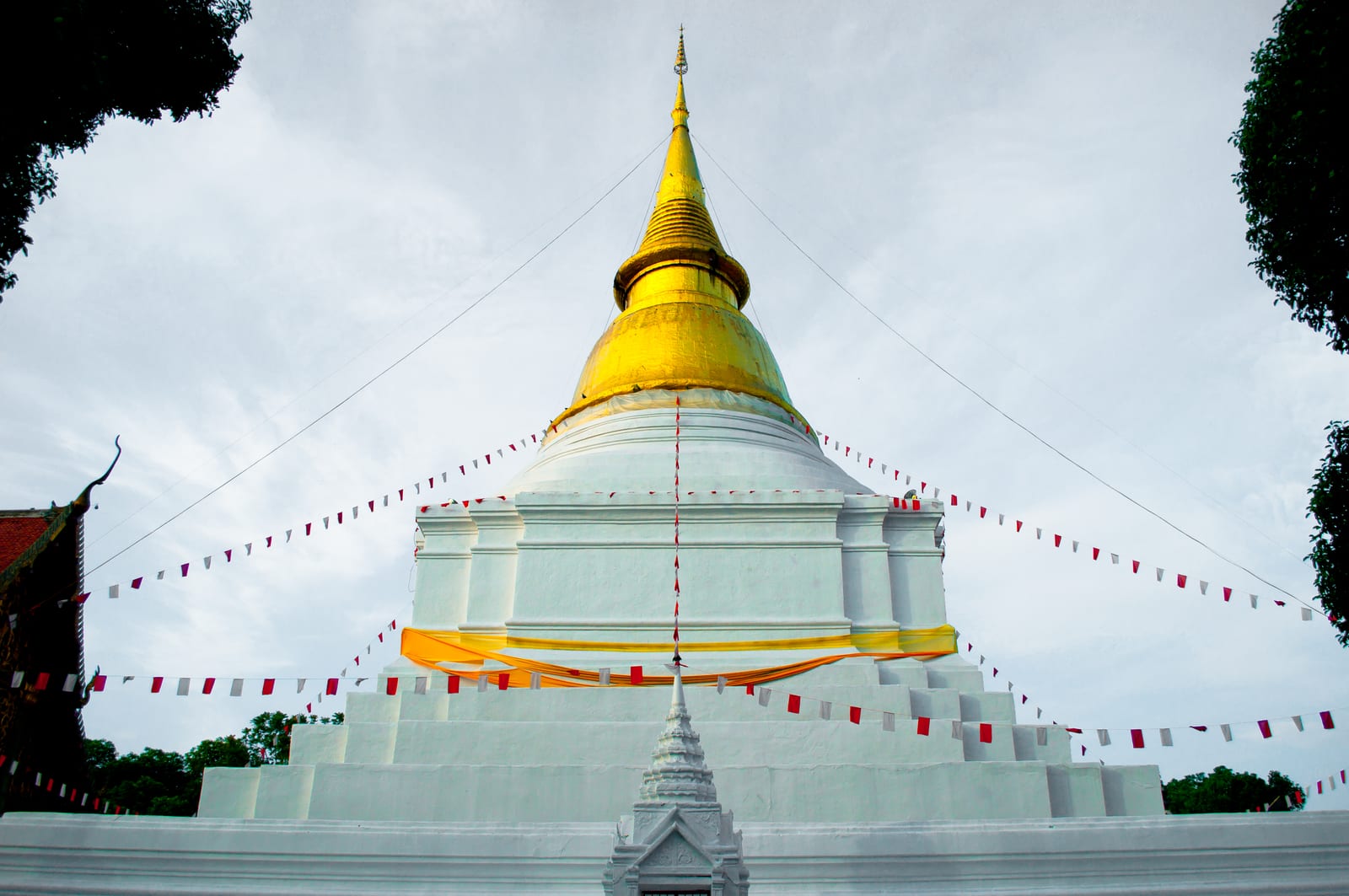 วัดพระแก้วดอนเต้าสุชาดาราม