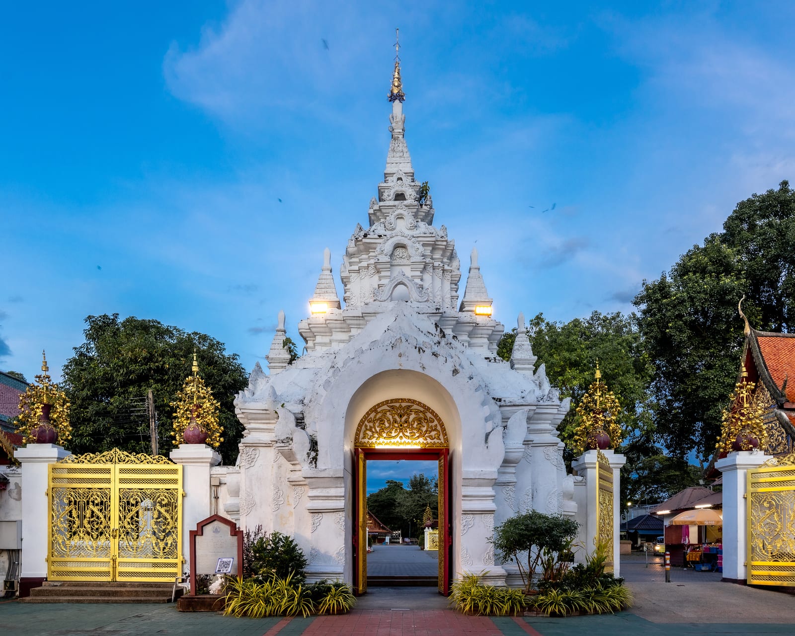 Wat Phra That Hariphunchai Woramahawihan
