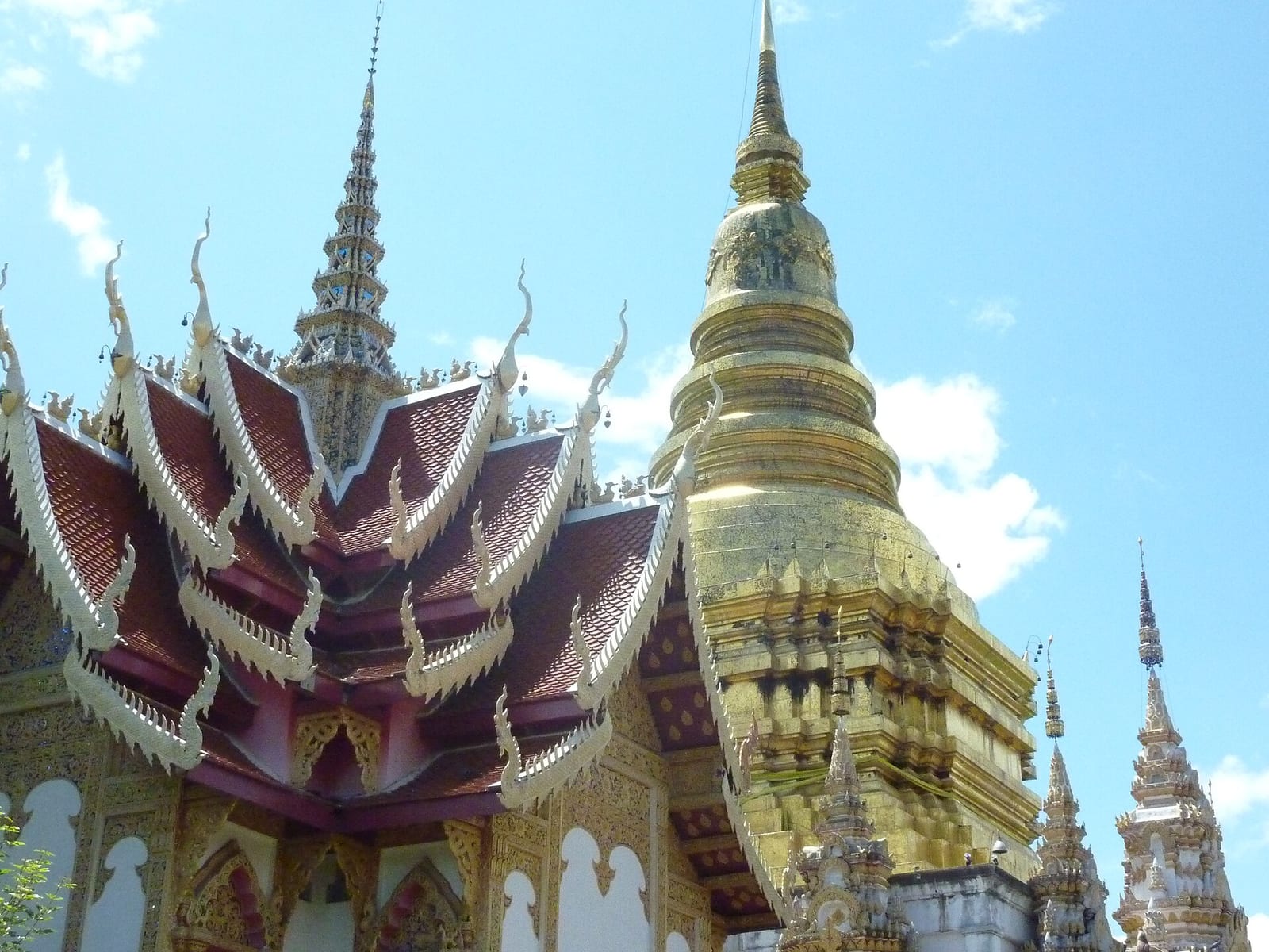 Wat Phra Phuttha Bat Tak Pha