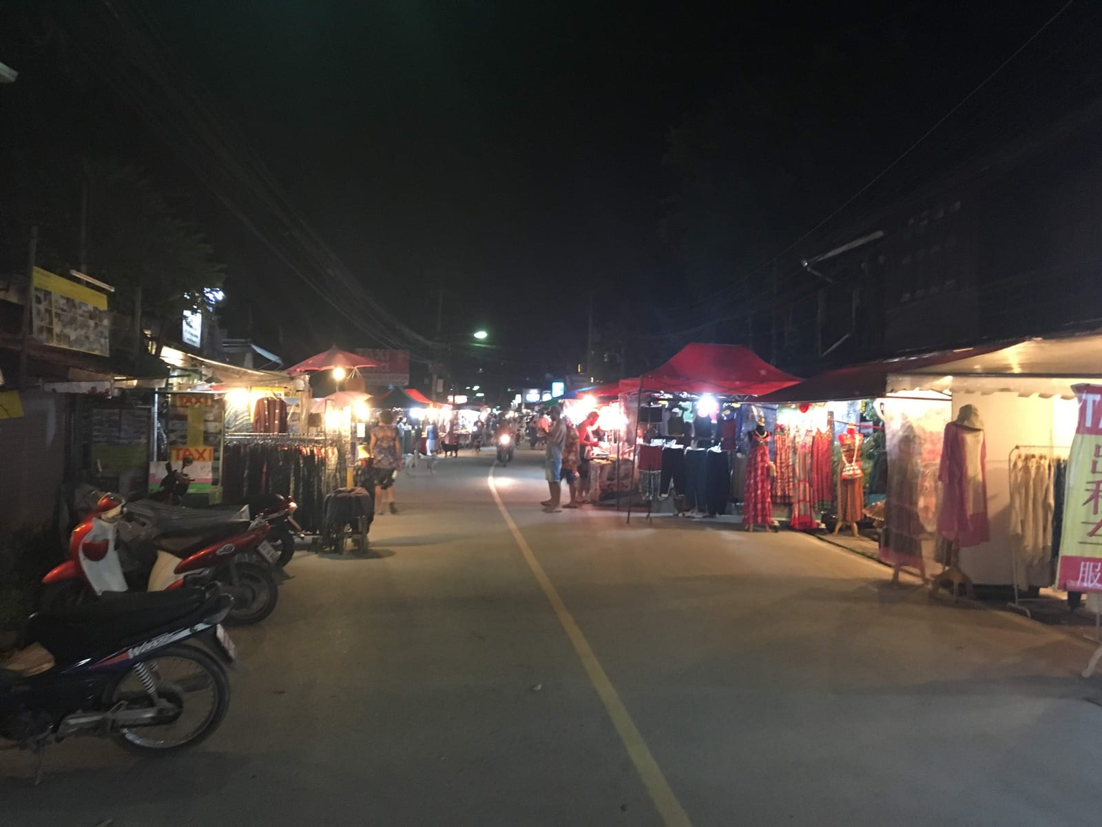 ถนนคนเดินปาย (Pai Walking Street)