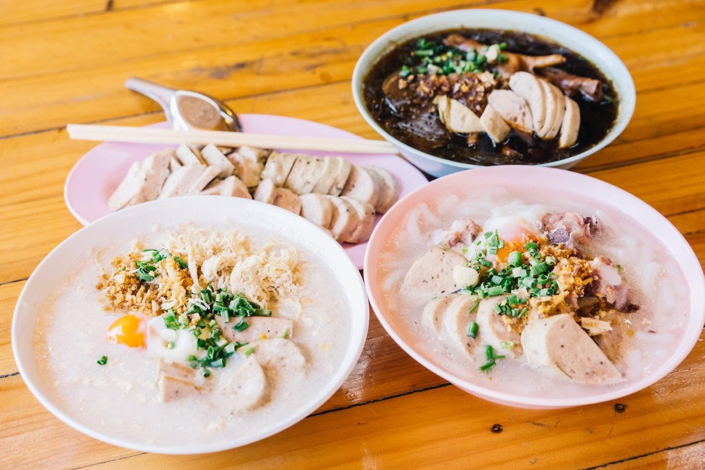 Jok Guay Jab Tom Sen Bat Queue (โจ๊ก ก๋วยจั๊บ ต้มเส้น บัตรคิว)