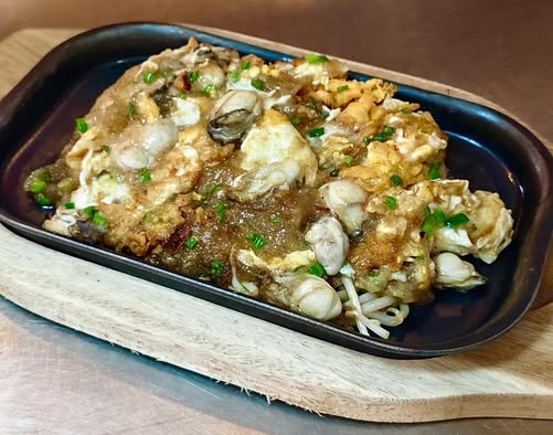 Pad Thai Bua Dang (ผัดไทยบัวแดง)