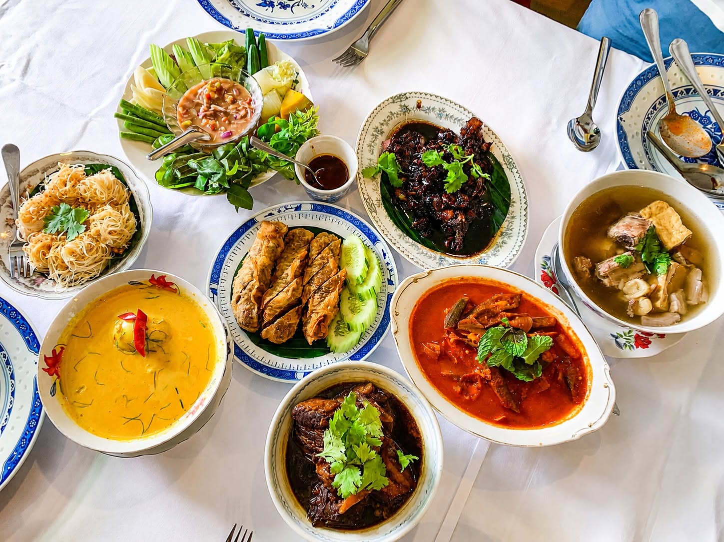 The Charm Dining Gallery (เดอะ ฌาร์ม ไดนิ่ง แกลเลอรี)