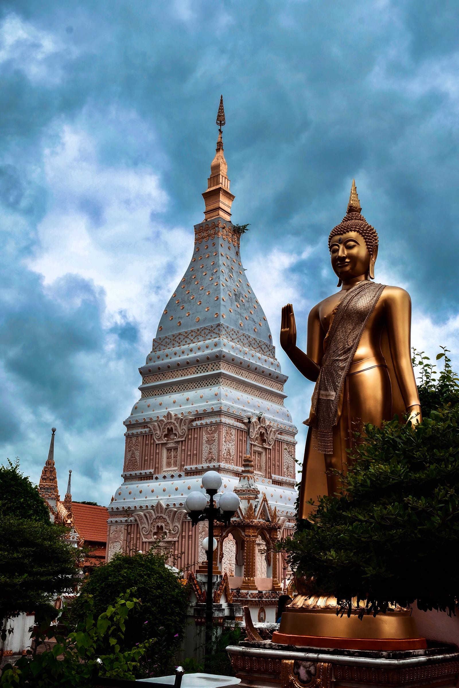 วัดพระธาตุเรณูนคร