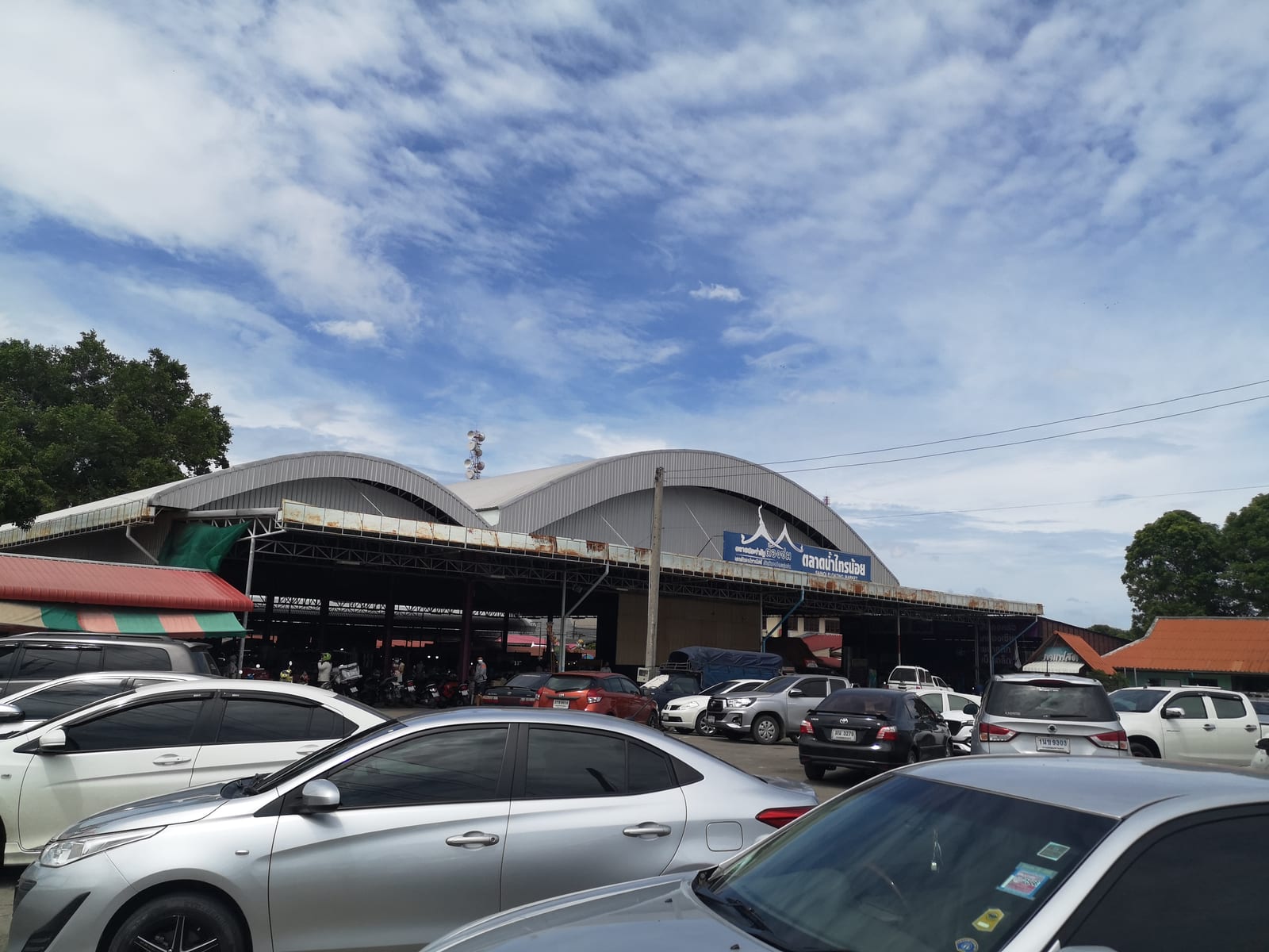 ตลาดน้ำไทรน้อย