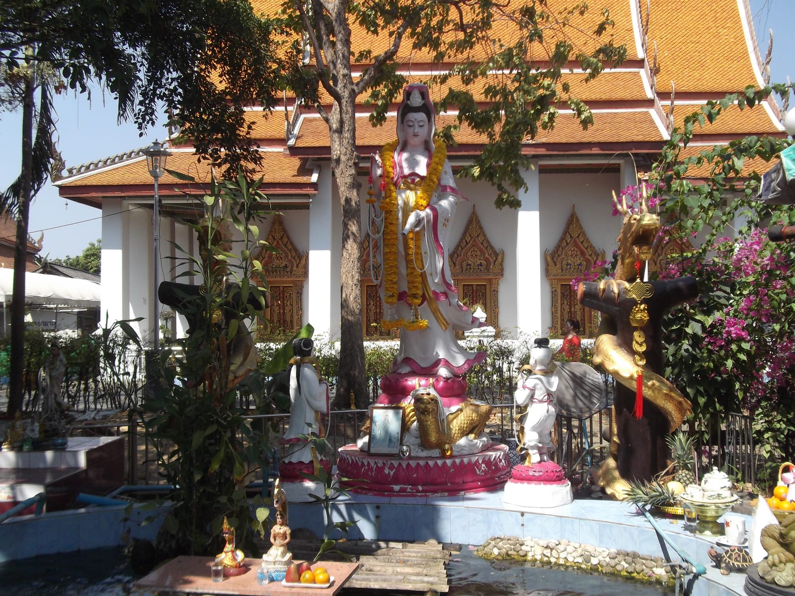 วัดมหาบุศย์ (วัดแม่นาคพระโขนง)