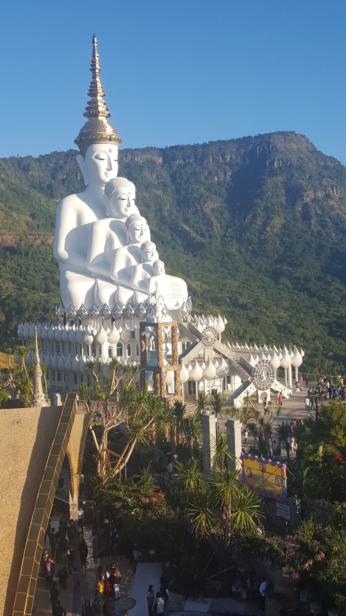 วัดพระธาตุผาซ่อนแก้ว