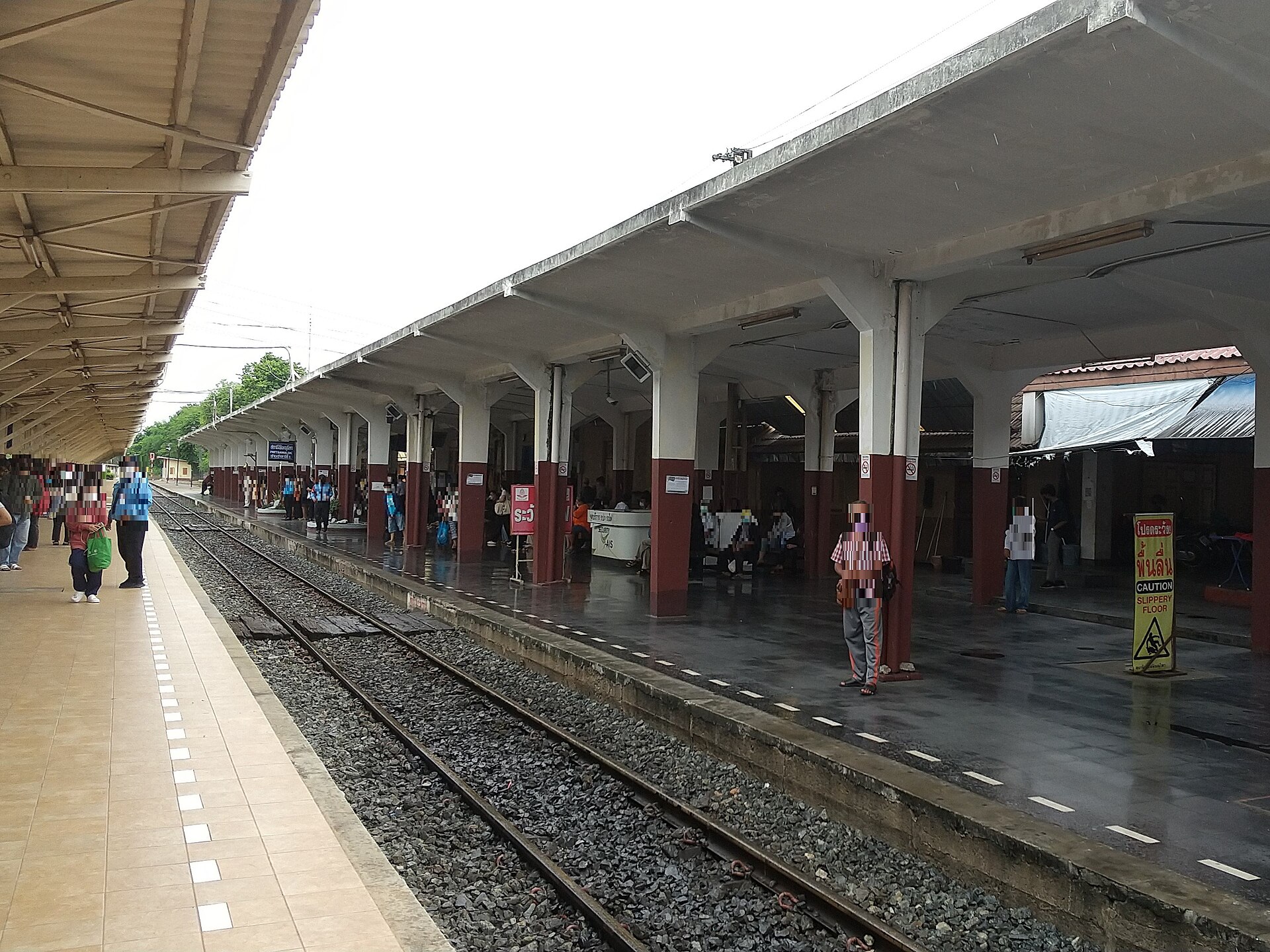 สถานีรถไฟพิษณุโลก (หัวรถจักรไอน้ำหน้าสถานี)