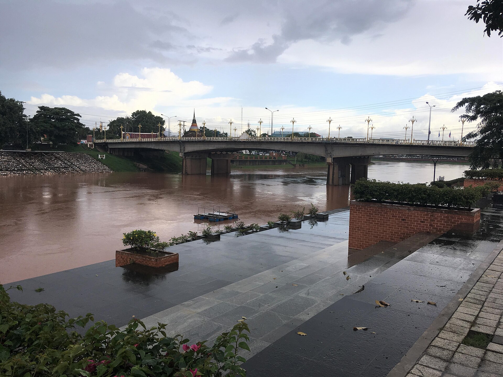 สวนชมน่านเฉลิมพระเกียรติ