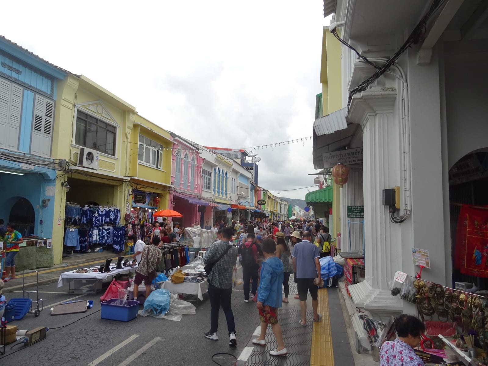 ถนนคนเดินภูเก็ต หลาดใหญ่ (Lard Yai)