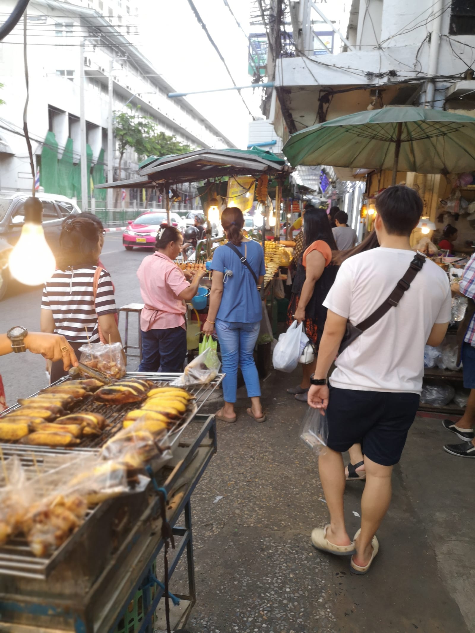 ตลาดวังหลัง (Wang Lang Market)