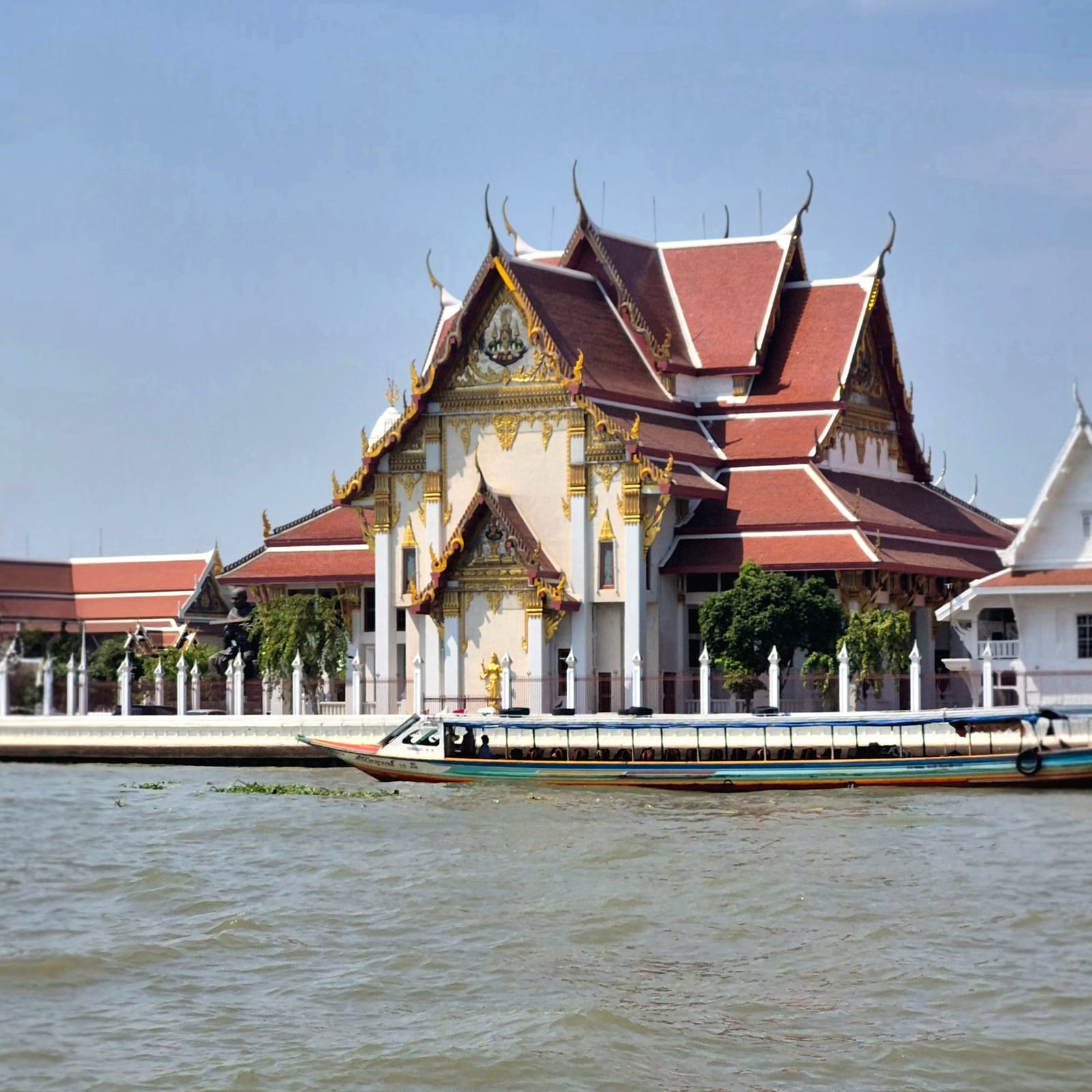 วัดระฆังโฆสิตารามวรมหาวิหาร (Wat Rakhang Kositaram)