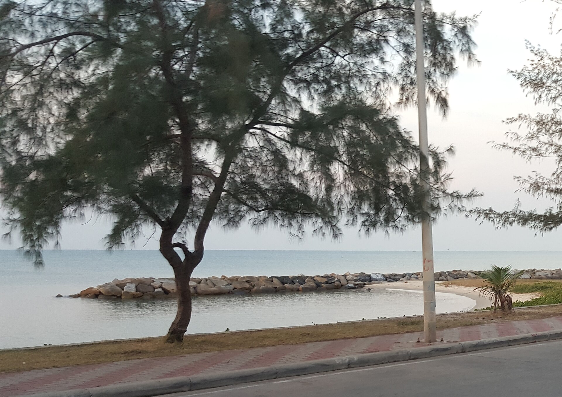 หาดแสงจันทร์