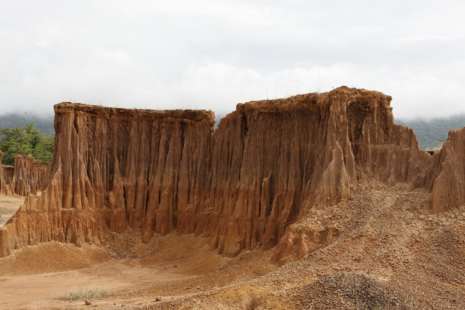 Lalu (Earth Pillars)