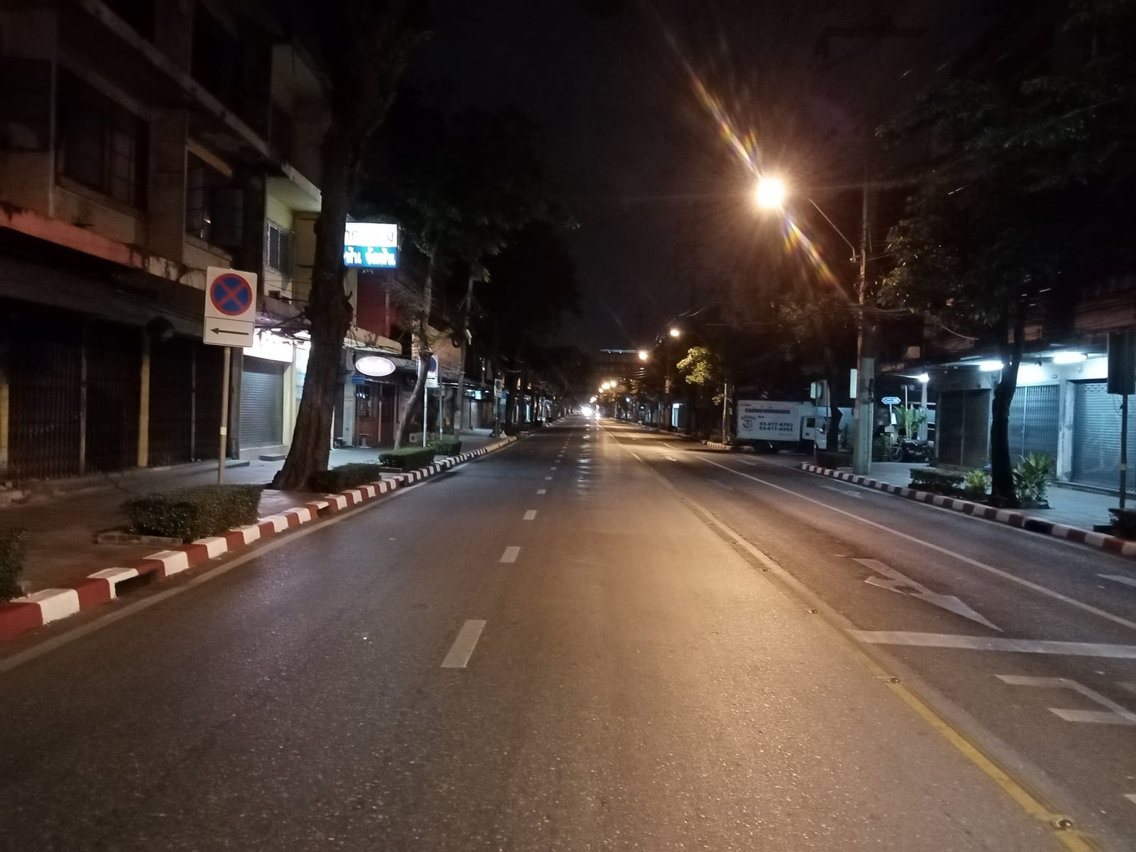 ถนนบรรทัดทอง (ย่านสตรีทฟู้ดบรรทัดทอง)