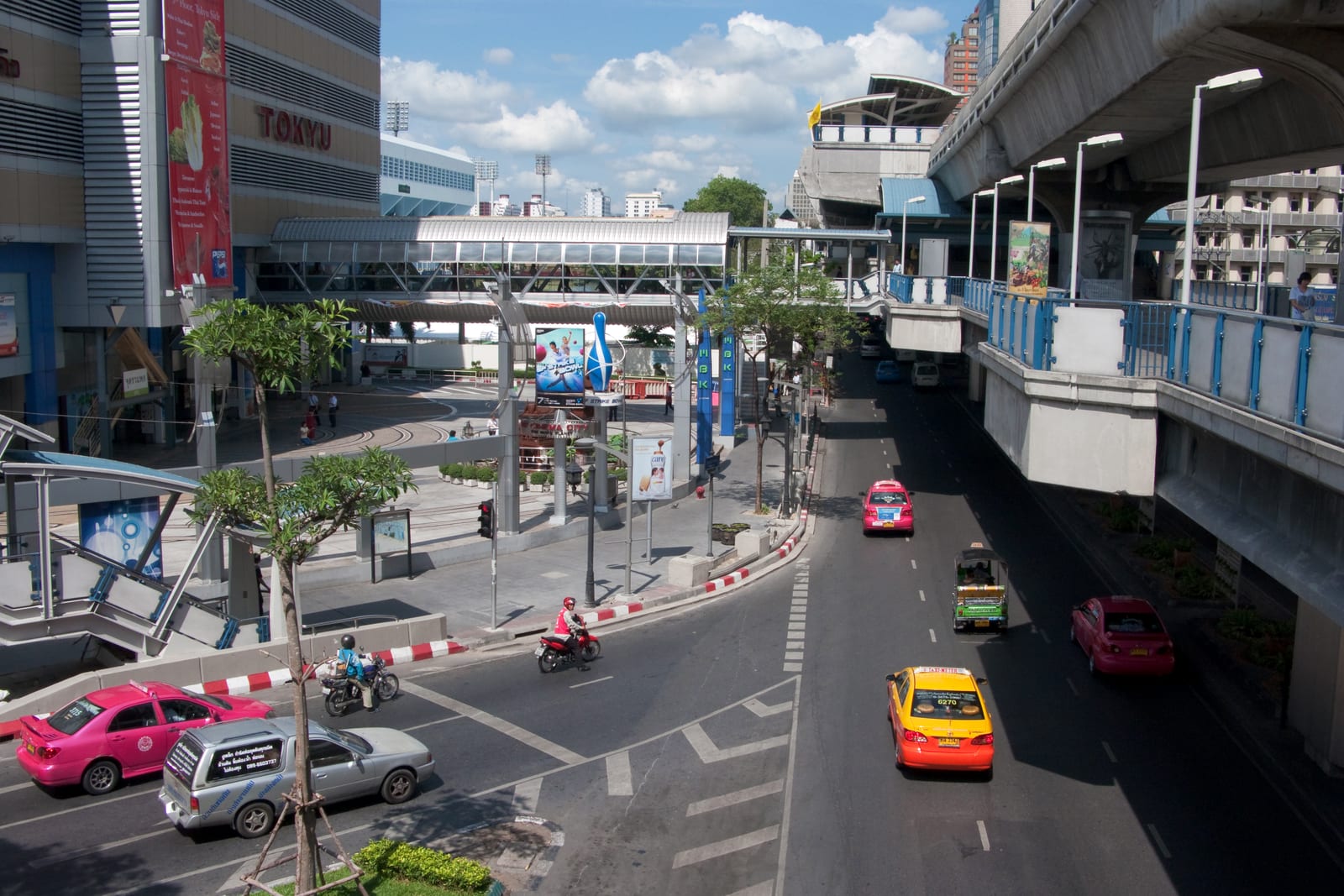 เอ็ม บี เค เซ็นเตอร์ (MBK Center / มาบุญครอง)