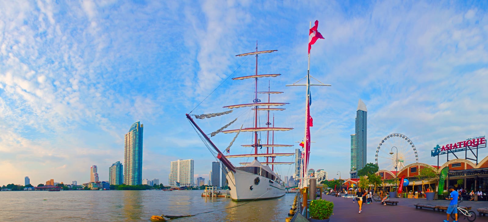 Asiatique The Riverfront