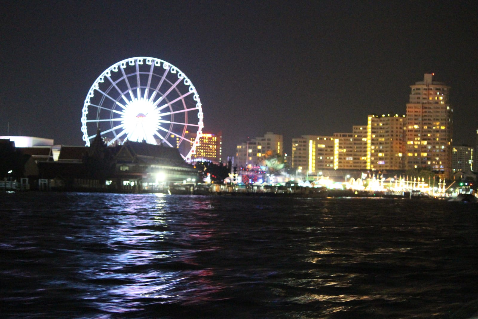 Asiatique The Riverfront