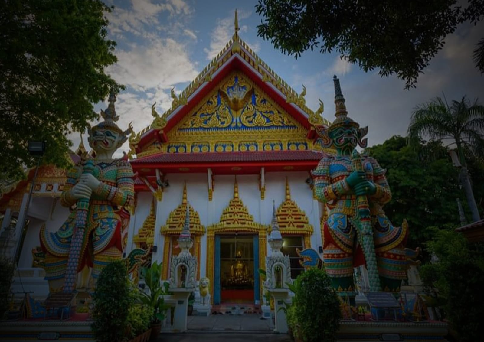 Wat Maha Phuttharam (Great Buddha Temple / Luang Pho To)