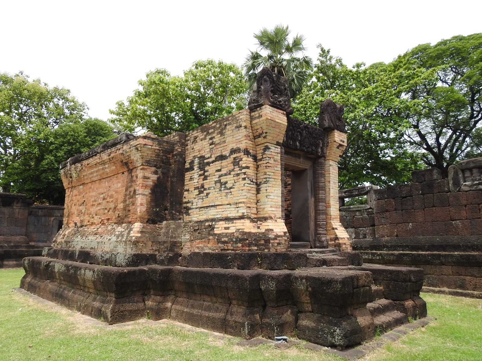 Prasat Sa Kamphaeng Yai