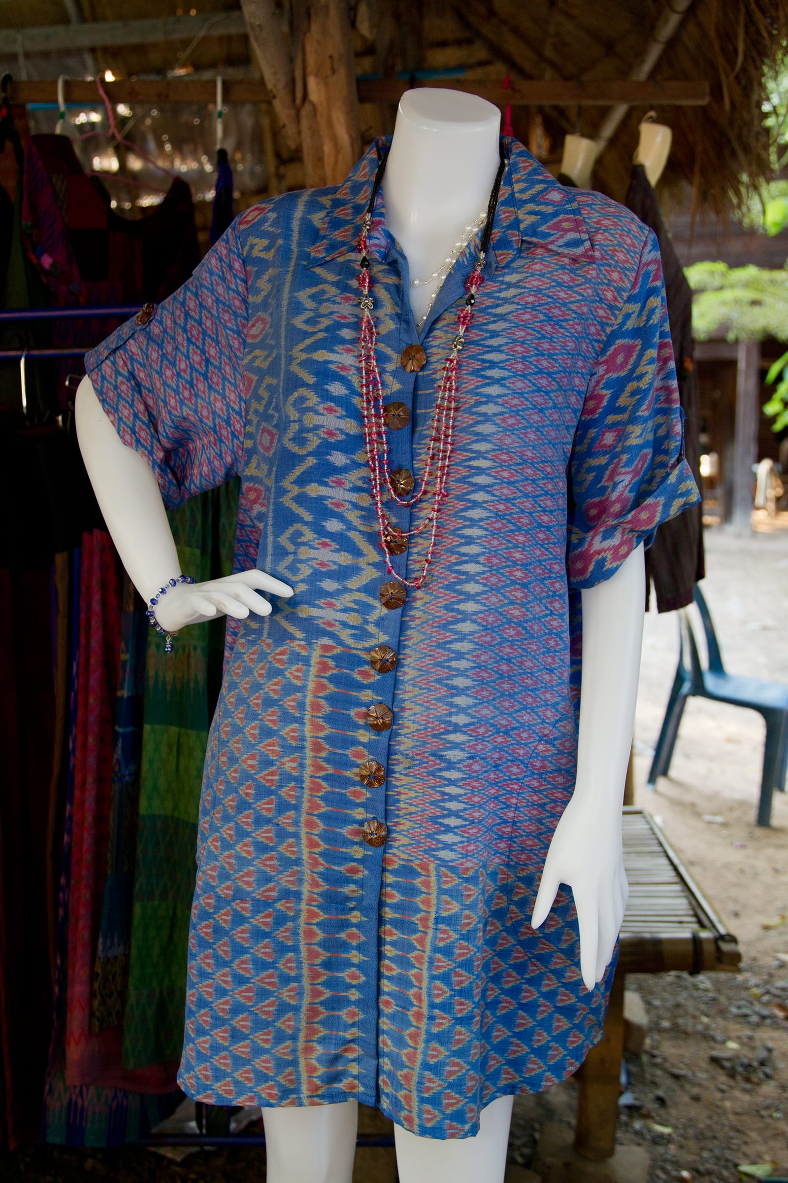Ban Tha Sawang Ancient Gold-Brocade Silk-Weaving Village