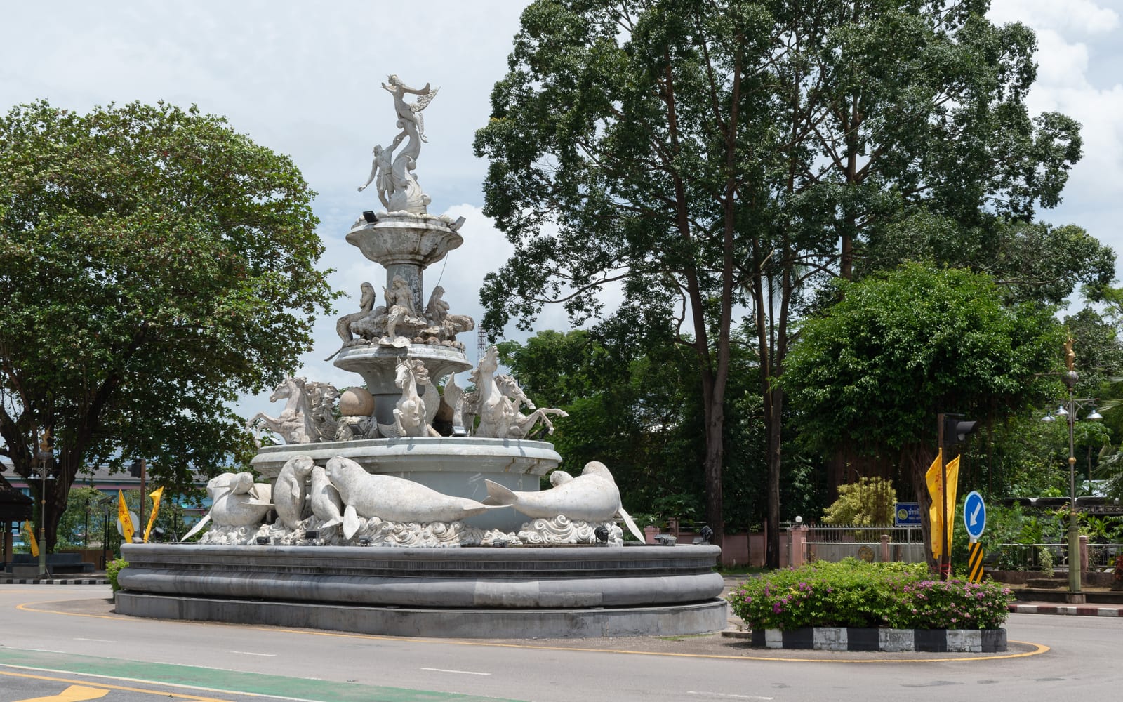 วงเวียนพะยูน (The Dugong Circle)